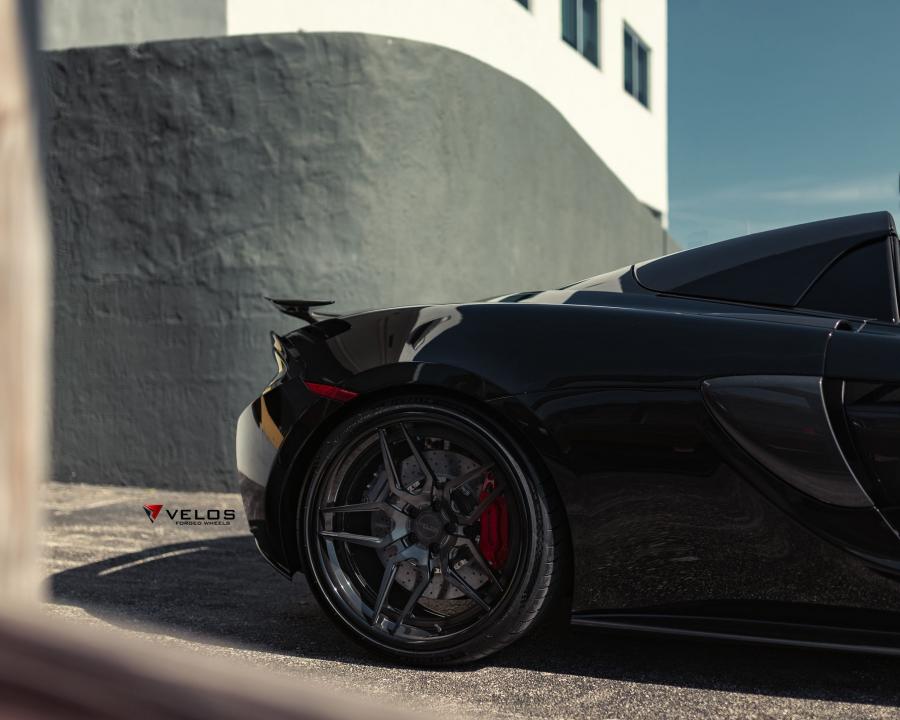 Детали экстерьера McLaren 570S Spider on Velos Wheels (VLS06) 2019 года  (фото 8 из 8)